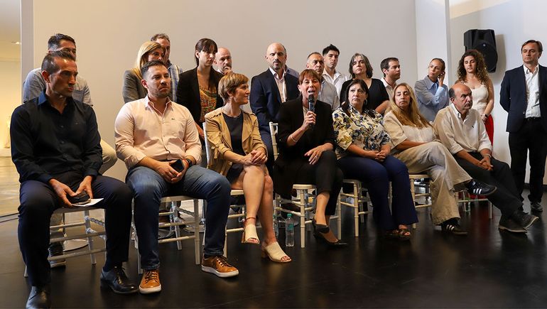 Gloria Ruiz denunció una maniobra del Frente Neuqinizate para apartarla de su cargo, pero la estrategia no le funcionó. Gloria Ruiz denunció una maniobra del Frente Neuqinizate para apartarla de su cargo, pero la estrategia no le funcionó.