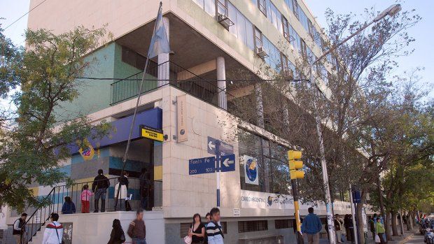 Si bien se levantaron las medidas, el reclamo salarial continúa.