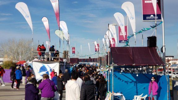 Una gran afluencia de público acompañó la Feria Neuquén Emprende
