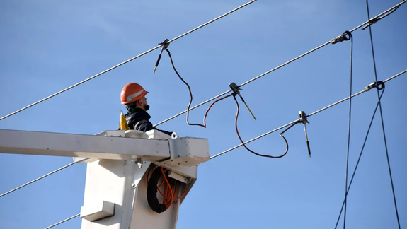 Hiubo apagones en varios puntos del país por la ola de calor y la falta de inversiones.