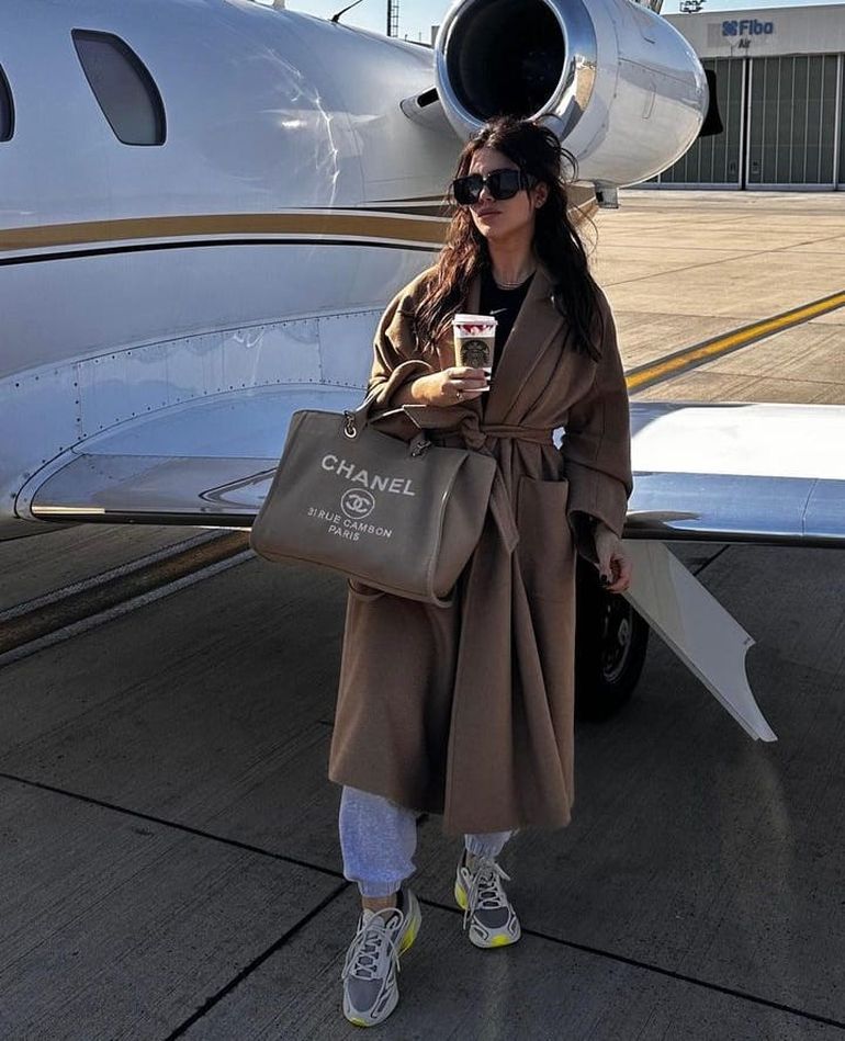 Wanda pasa mucho tiempo viajando entre Roma y Estambul a bordo un avión privado. Wanda pasa mucho tiempo viajando entre Roma y Estambul a bordo un avión privado.