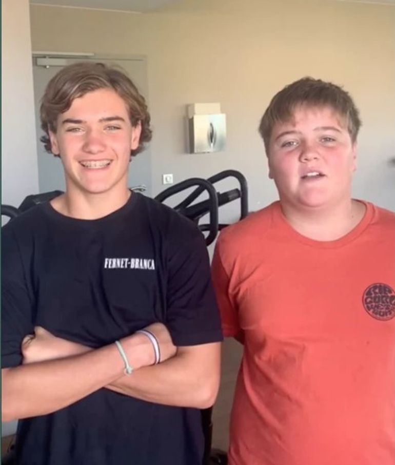 Santiago y Juan Ignacio todavía están cursando el secundario, en el colegio Cardenal Newmann. Santiago y Juan Ignacio todavía están cursando el secundario, en el colegio Cardenal Newmann.