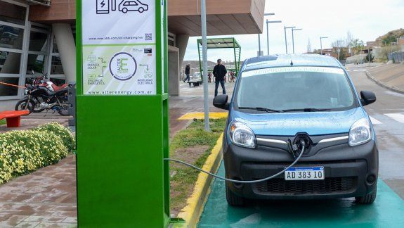 Habrá una red de cargadores para autos eléctricos