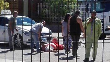 un violento choque en la esquina de espana y peru reavivo la indignacion de los vecinos un violento choque en la esquina de espana y peru reavivo la indignacion de los vecinos