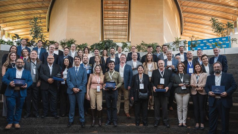 YPF reconoció a 12 compañías que integran su cadena de valor.