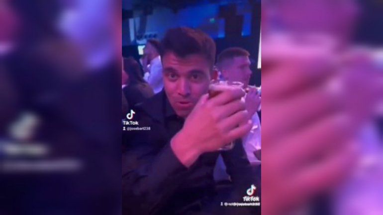 El viral que explica por qué el Huevo Acuña es la mejor persona del mundo