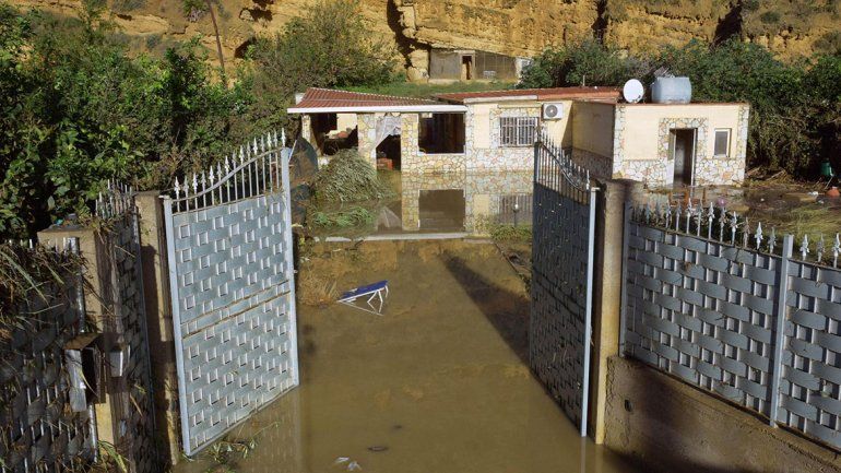 Desbordó un río y murieron 9 miembros de una familia