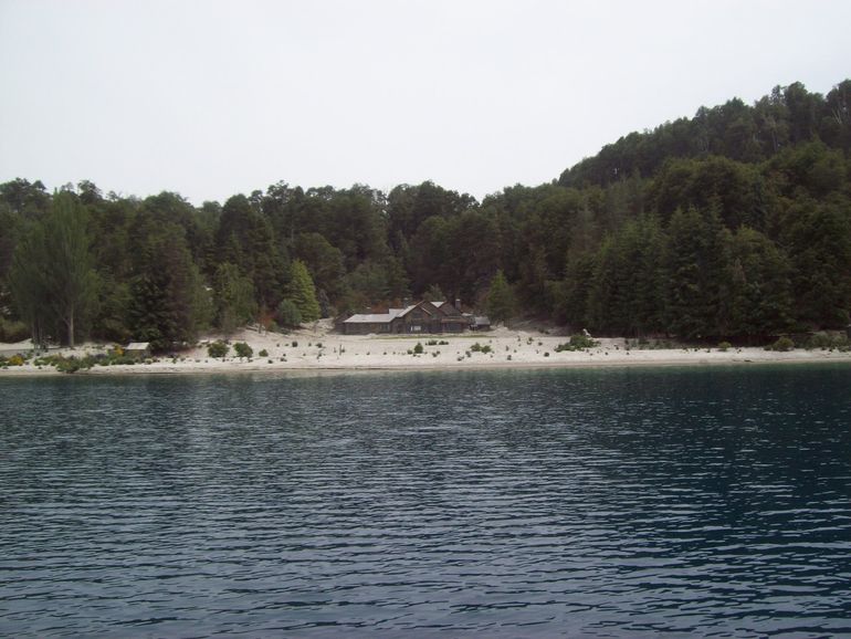 Complejo Inalco, cerca de Villa La Angostura, la otra residencia que habría tenido Hitler en la Patagonia.