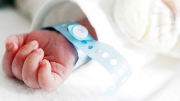 Muere un bebé de dos meses a causa del coronavirus