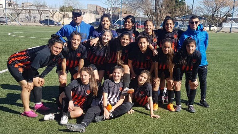 Petrolero sostuvo el liderazgo a fuerza de cinco goles