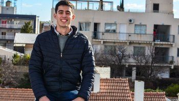 conoce a martin, el cipoleno que se convirtio en heroe tras salvar a una mujer y una beba conoce a martin, el cipoleno que se convirtio en heroe tras salvar a una mujer y una beba