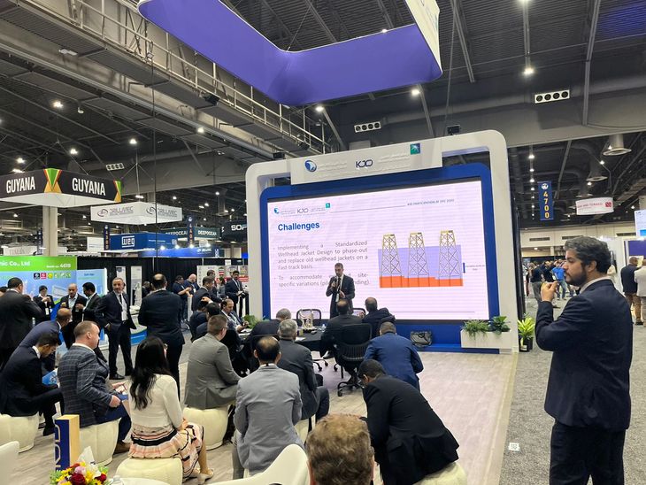 Más de 31.000 profesionales de la energía de más de 100 países están presentes en la OTC. Más de 31.000 profesionales de la energía de más de 100 países están presentes en la OTC.