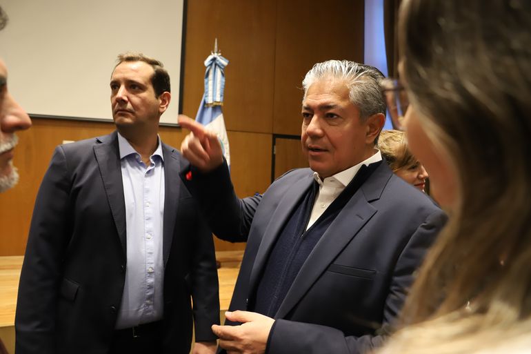 El gobernador Rolando Figueroa con el ministro de Trabajo y Desarrollo Laboral, Lucas Castelli. El gobernador Rolando Figueroa con el ministro de Trabajo y Desarrollo Laboral, Lucas Castelli.