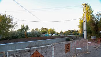 los vecinos del barrio limay reclaman que se termine el puente de calle leguizamon los vecinos del barrio limay reclaman que se termine el puente de calle leguizamon