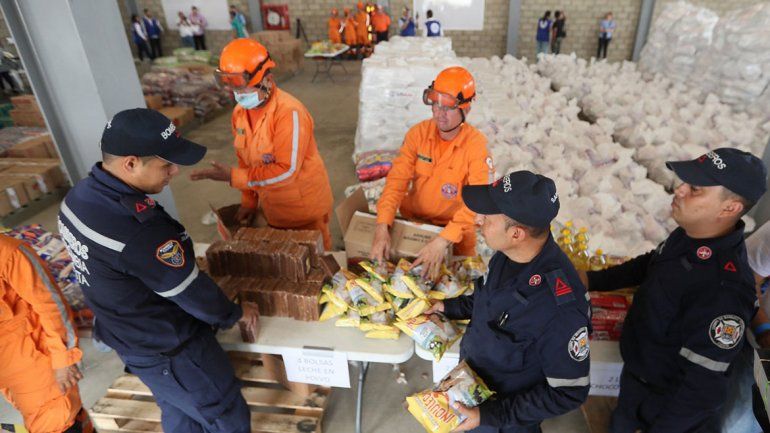 La ayuda humanitaria de EE.UU. a Venezuela espera en la frontera