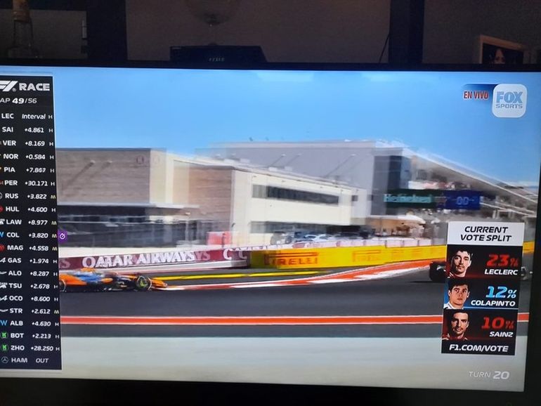 La performance del pichón de crack fue bien reconocida por los espectadores. La performance del pichón de crack fue bien reconocida por los espectadores.