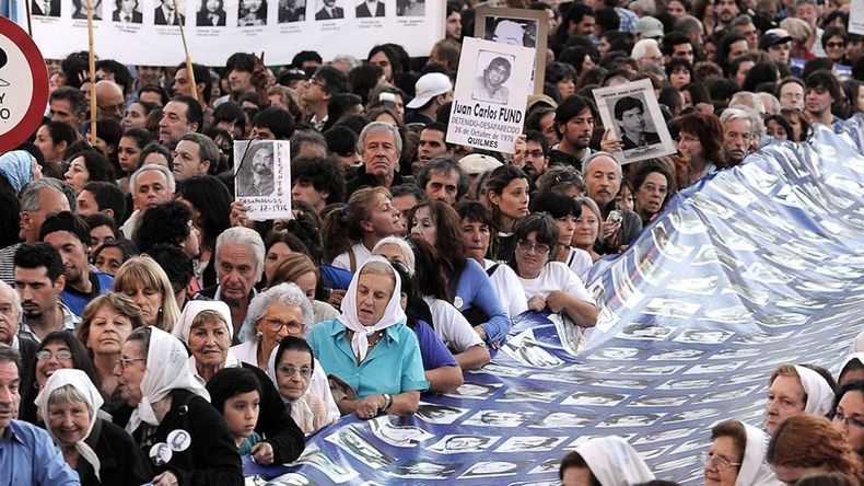 La decisión implica un durísimo golpe a la memoria y a los Derechos Humanos en Argentina.