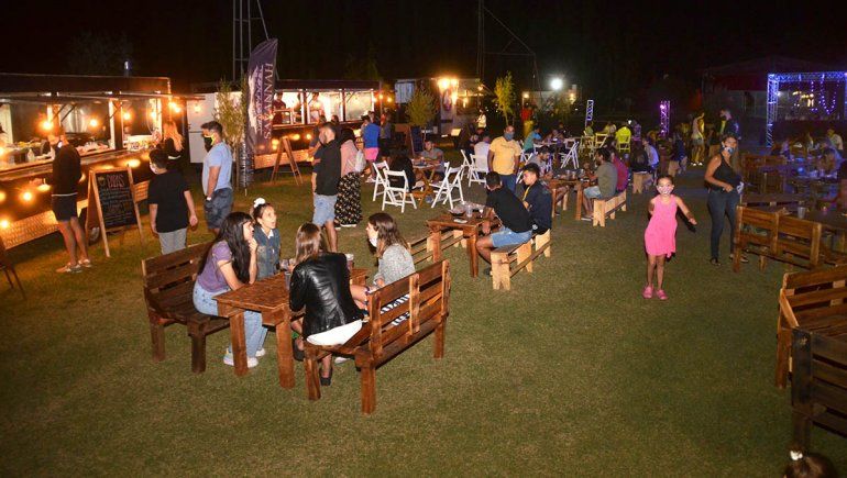 Bares al aire libre, la nueva moda que instaló la pandemia