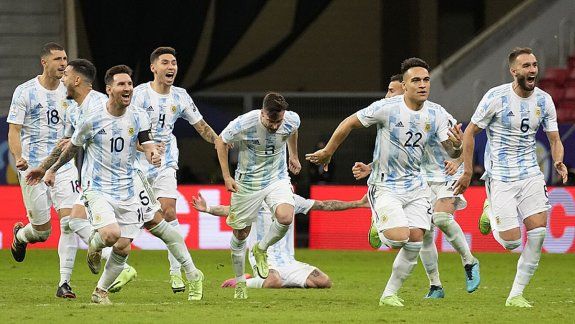El insólito blooper que dejó un herido en el festejo de la Selección