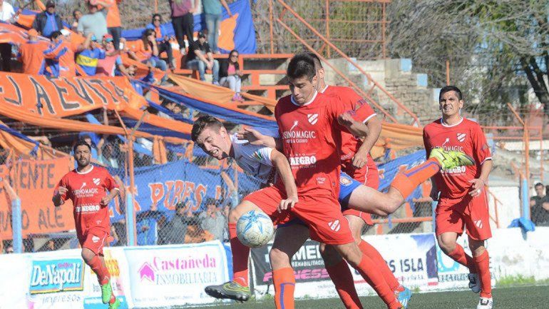 En el Rojo entrarían Clemente y Dehais (foto) por Doglioli y González.