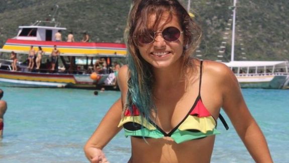 La joven cordobesa sufrió un ACV y ahora piden ayuda.