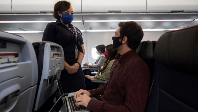 Las aerolíneas que ya no exigen el uso de barbijo en los vuelos