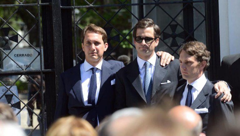 El matrimonio Neuss tenía cuatro hijos. El cuerpo del femicida fue enterrado junto a su víctima.