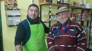 un carnicero neuquino encontro una mochila llena de billetes: la devolvio y salvo una operacion