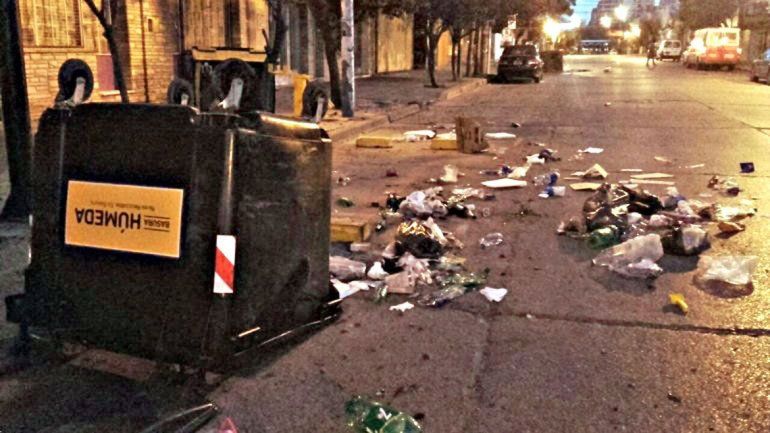 Una noche de furia para los vándalos de la basura