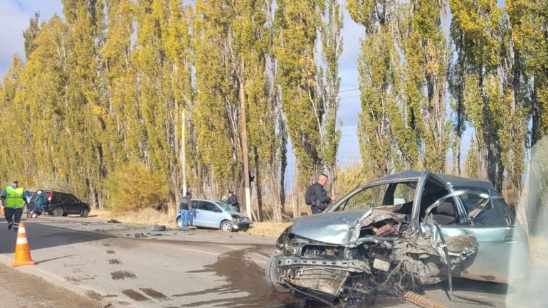 El choque sobre Ruta 65 dejó al menos tres heridos. 