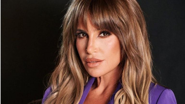 Flor Peña tuvo que someterse a un cambio de look necesario para cuidar su cabello.