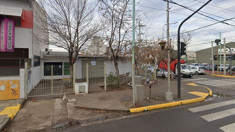 Paro en la sede de Registro Civil del barrio Villa María. | LM Neuquen Paro en la sede de Registro Civil del barrio Villa María.
