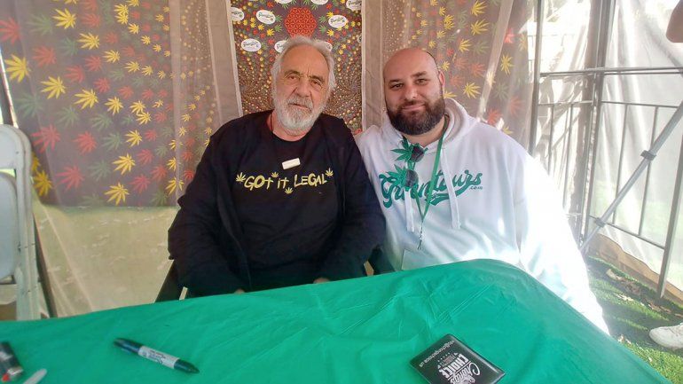 El tour que invita a fumar marihuana