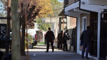 la violo, golpeo, arrastro, descuartizo y arrojo al rio la violo, golpeo, arrastro, descuartizo y arrojo al rio