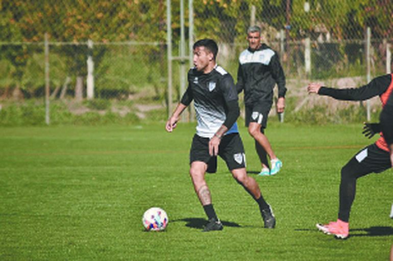 Cipolletti se prepara para recibir a Villa Mitre.