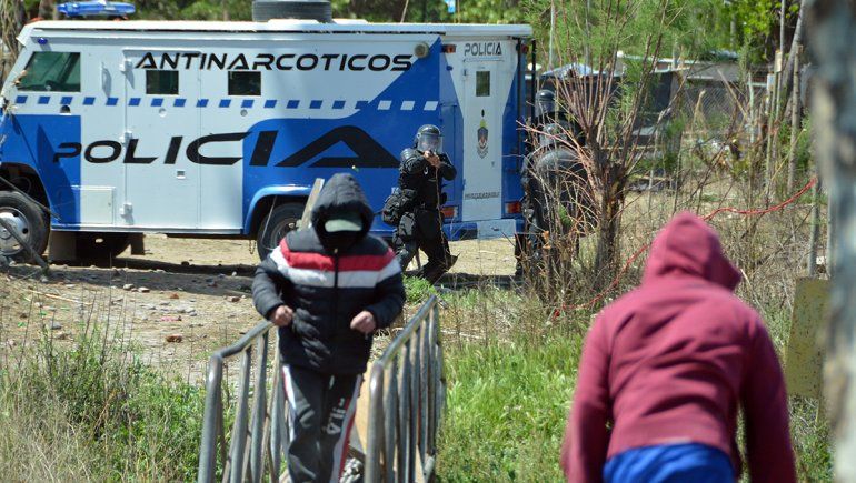 Fiscalía: hay tres demorados por el desalojo en las tomas de Confluencia