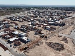 de tomas a lotes con servicios: mas de la mitad de los terrenos que entrego la muni ya estan construidos de tomas a lotes con servicios: mas de la mitad de los terrenos que entrego la muni ya estan construidos