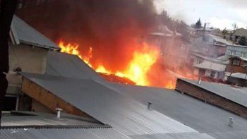 un hombre de 94 anos murio en un incendio en bariloche un hombre de 94 anos murio en un incendio en bariloche