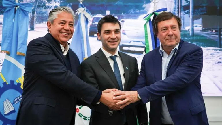 Los tres gobernadores acordaron la obra del Gasoducto Cordillerano.