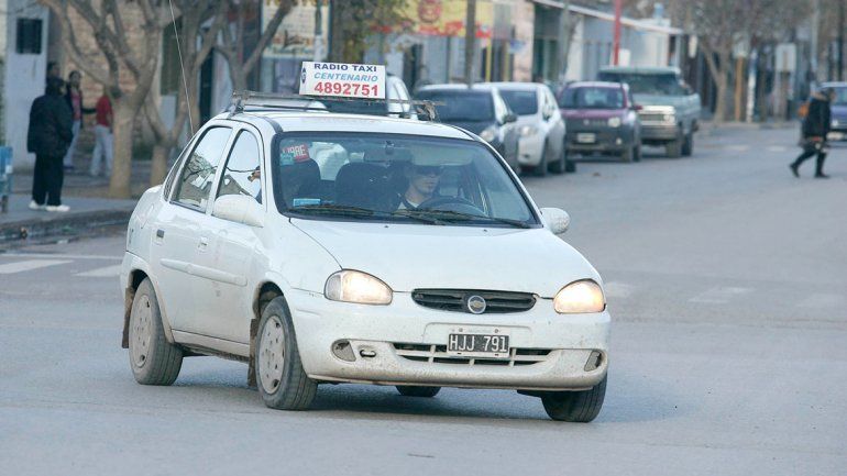 Los taxistas temen una fuerte devaluación que perjudique al sector.