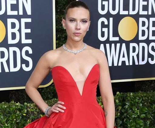 Scarlett Johansson en los Globos de Oro 2020
