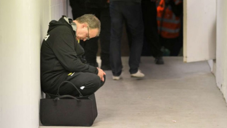 Según la prensa pirata, Bielsa está a punto de quedarse en la calle