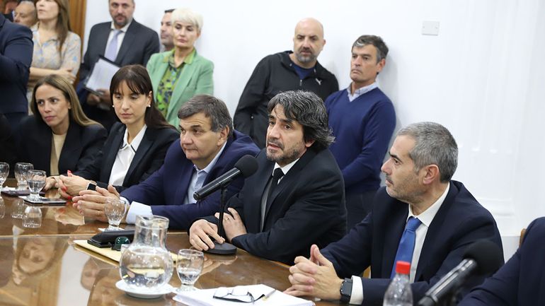 Carlos Salonti, intendente de San Martín de los Andes formó parte de la comisión preadjudicadora de la concesión de cerro Chapelco. Carlos Salonti, intendente de San Martín de los Andes formó parte de la comisión preadjudicadora de la concesión de cerro Chapelco.