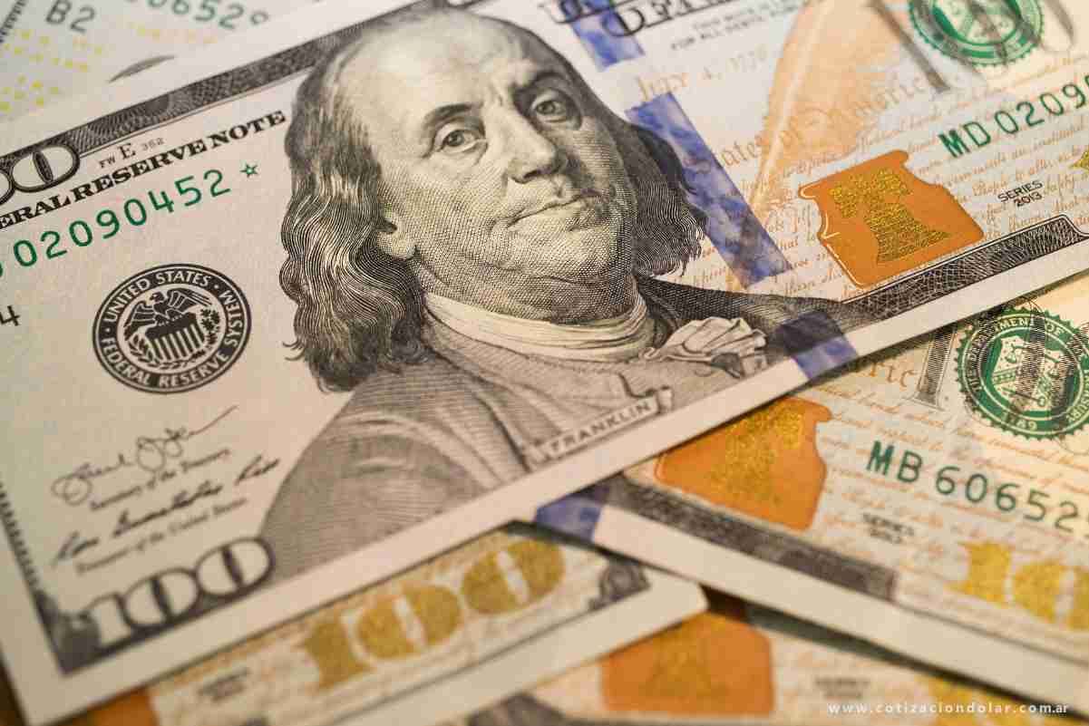 A cuánto podría llegar el dólar en los inicios de 2025, según el mercado