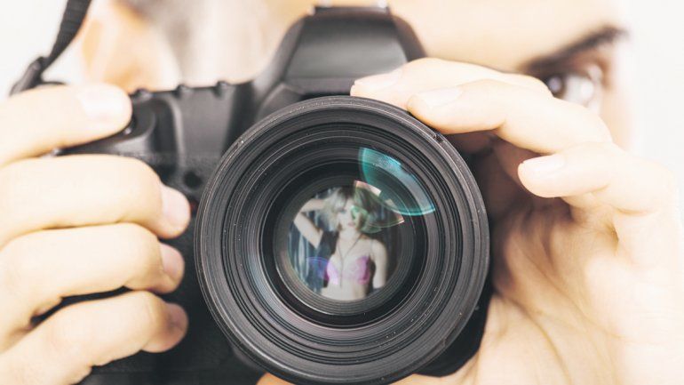 El fotógrafo hemipléjico está denunciado por el abuso sexual de su sobrina