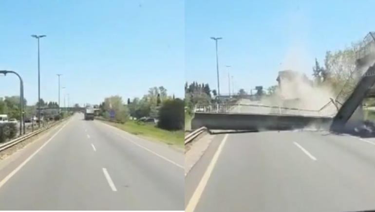 Video: un camión chocó contra un puente peatonal y lo derrumbó