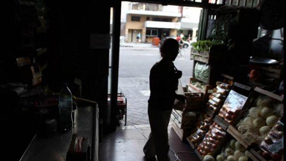 Más de 20 mil usuarios siguen sin luz pese a la ola de calor