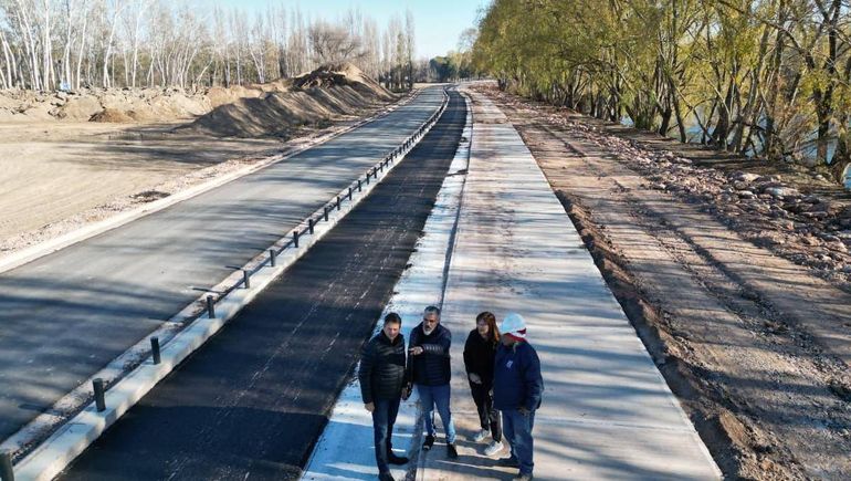 El Paseo Costero del río Neuquén sobre la calle Aguado. El Paseo Costero del río Neuquén sobre la calle Aguado.