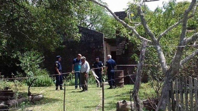 La señora vivía sola y cuando se le metieron a la casa intentó resistirse.