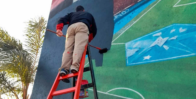 La razón por la que Colón tapó el mural de Los Palmeras
